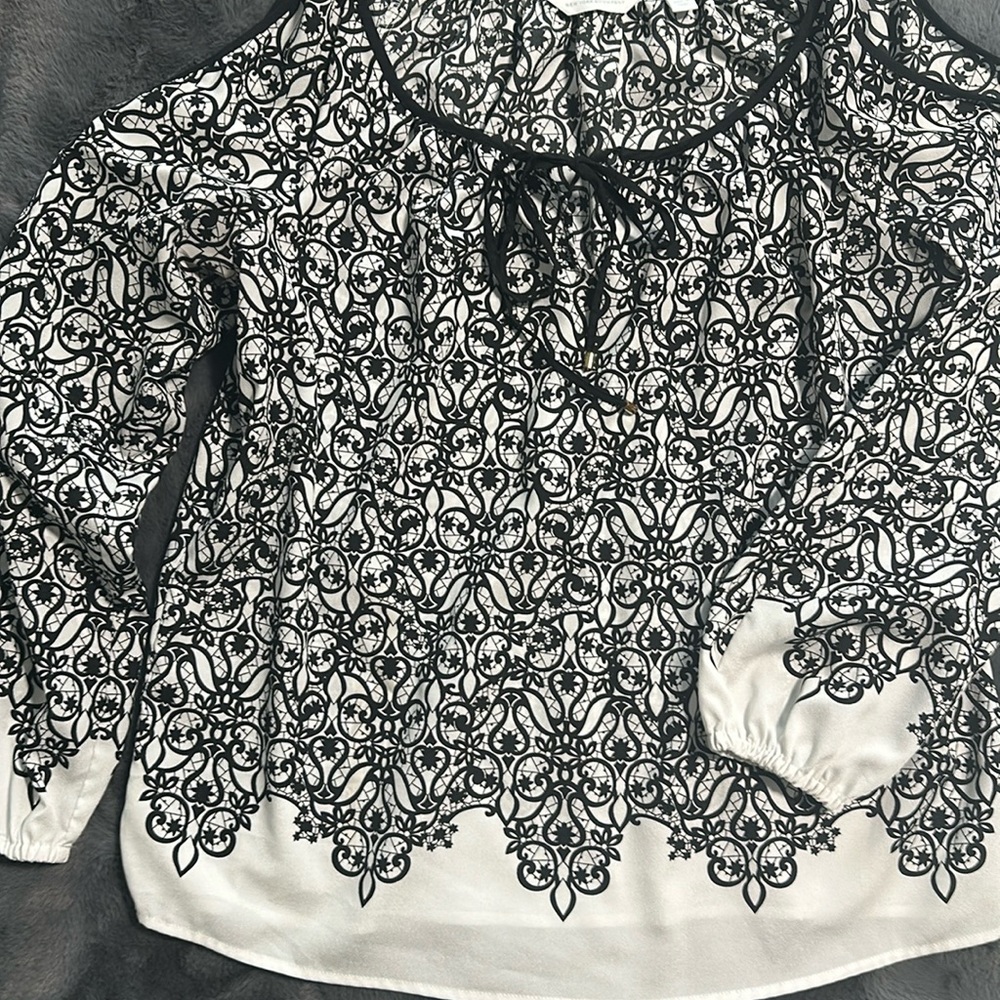 New York & Company Black and white long sleeve blouse with open shoulder